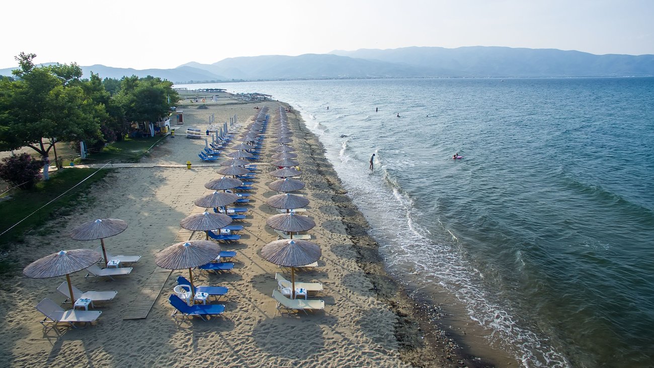 Γαλάζιες Σημαίες 2025: Ποιες είναι οι 15 παραλίες της Αττικής που βραβεύτηκαν - Δείτε όλη τη λίστα