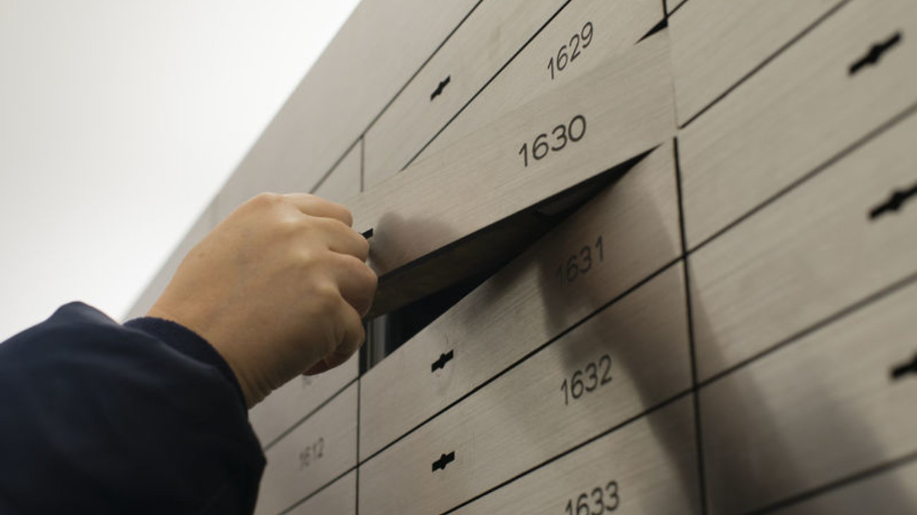 Τέτα Καμπουρέλη για ριφιφί στις θυρίδες: Ο σύζυγός μου είναι θύμα - Ηθελαν απλά να κλείσουν την υπόθεση - εικόνα 2