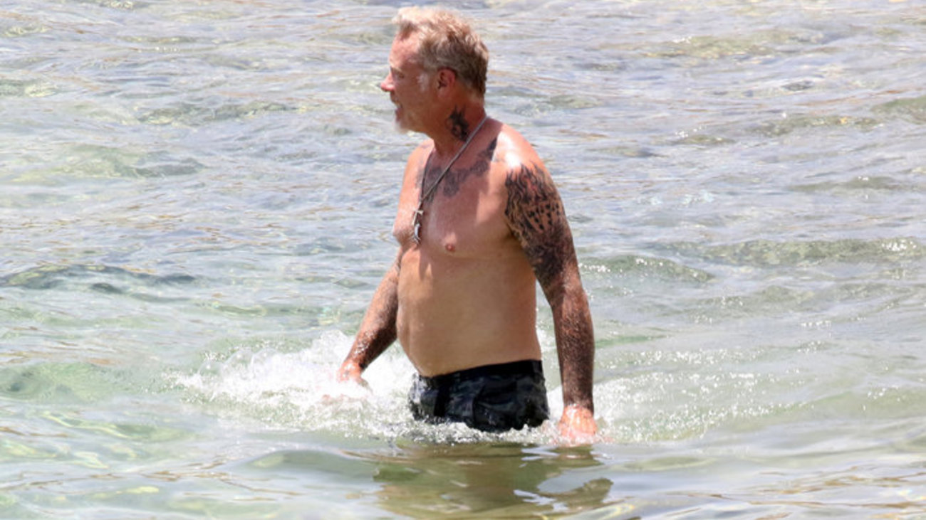 Ο Χέτφιλντ των Metallica έκανε τατουάζ με την τέφρα του θρυλικού Λέμι των Motörhead