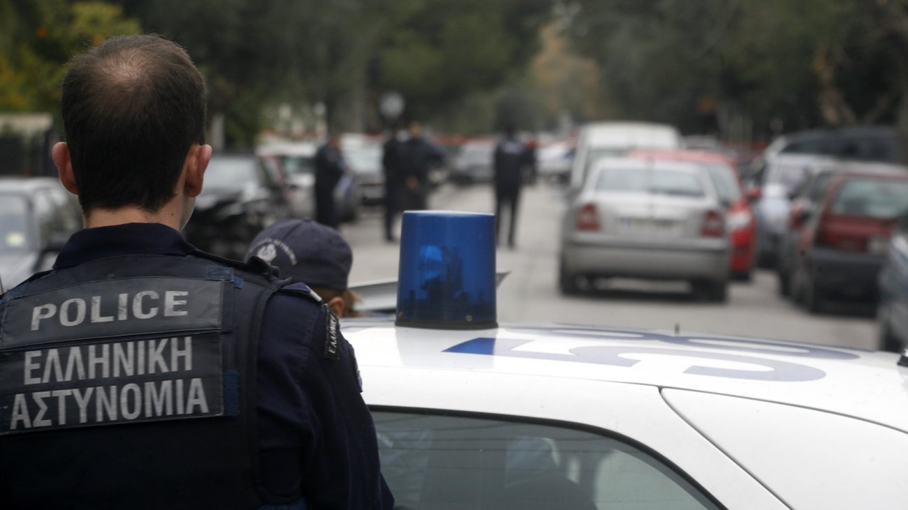 Αιγάλεω: 65χρονη δέχθηκε επίθεση από τσαντάκια - Την έστειλε στο νοσοκομείο: "Επεσα κάτω, χτύπησα, την πήρε και έφυγε..."