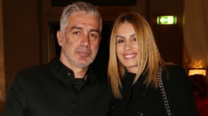 Αντώνης - Βάσω Νικοπολίδη: Η smart chic ασορτί εμφάνιση με μπλέιζερ και ζιβάγκο