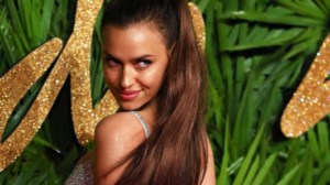 H Ιρίνα Σάικ χτυπάει το... σύστημα από μέσα: Σέλφι από τα "βάθη" της κρεβατοκάμαρας - εικόνα 7