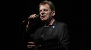 Στράτος Διονυσίου: Πώς έμαθαν οι τρεις γιοι του ότι πέθανε ο πατέρας τους - Τι λένε ο Αγγελος, ο Στέλιος και ο Διαμαντής - εικόνα 2