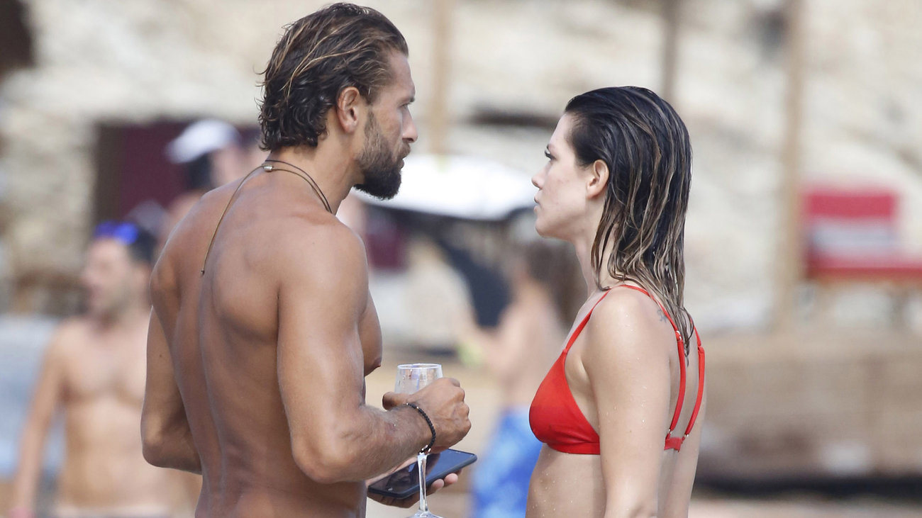 Νίκη Θωμοπούλου: Έτσι είναι το σώμα της δύο μήνες μετά τη γέννα - Στη θάλασσα με το μπικίνι της [Εικόνες] - εικόνα 6