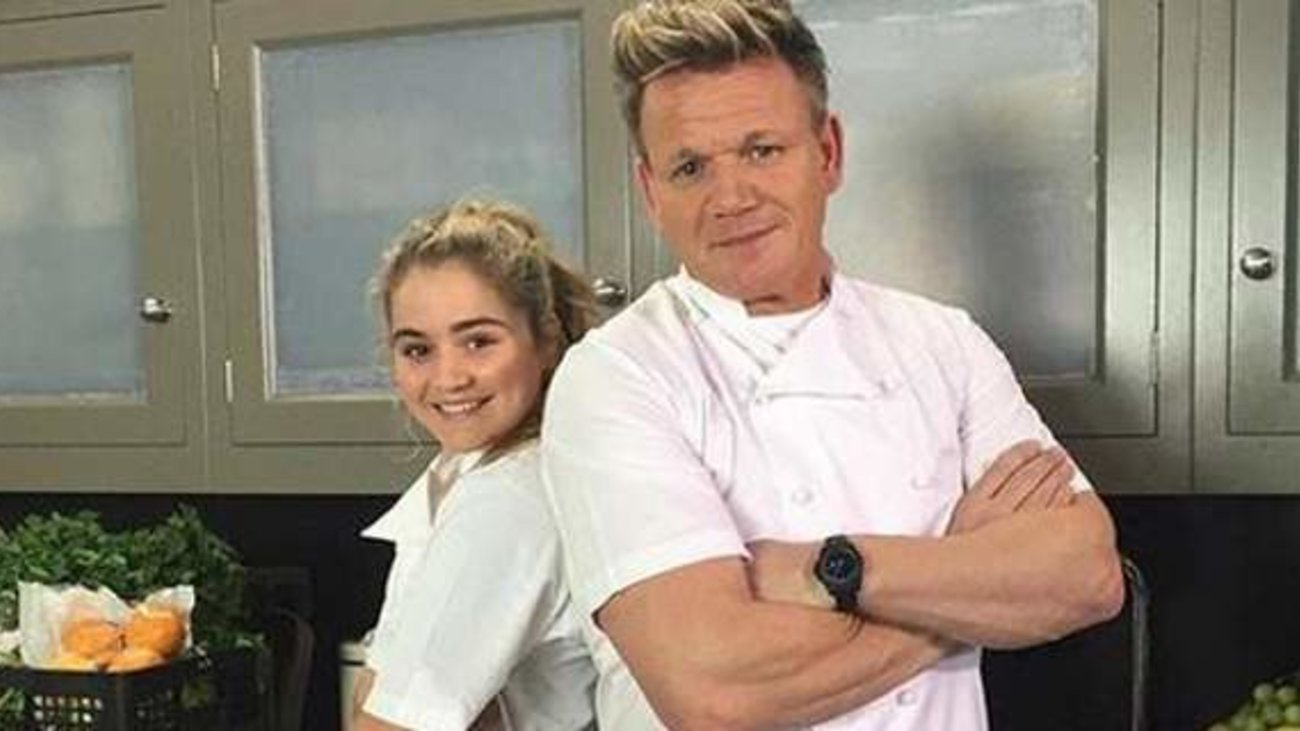 Γκόρντον Ράμσεϊ - Επικό: Ελληνίδα γιαγιά τον... κατσαδιάζει, γιατί το φαγητό του είναι αλμυρό [βίντεο]