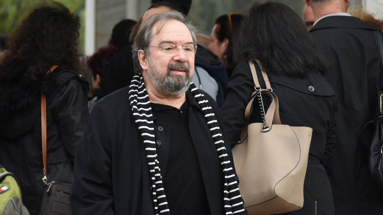 Σταμάτης Φασουλής - Ο εθισμός σε χαρτιά και αλκοόλ: Έπαιζα πόκα κάθε μέρα, έπινα πάρα πολύ - εικόνα 2