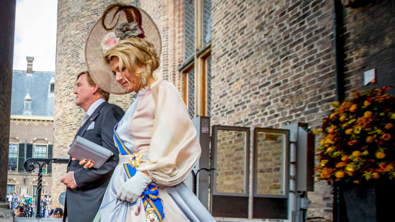 Ο βασιλιάς της Ολλανδίας οδηγεί μόνος του το ταχύπλοο και κάνει τουρ στα ελληνικά νησιά [Εικόνες]