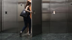 Συνέλαβαν 38χρονο στον Άγιο Παντελεήμονα – Αποπειράθηκε να ληστέψει κατάστημα με μαχαίρι