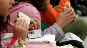 Την Πέμπτη καταβάλλονται τα κοινωνικά επιδόματα από τον ΟΠΕΚΑ -Τα ποσά και οι δικαιούχοι