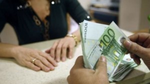 Συντάξεις: Το σοκ του να παίρνεις 43 ευρώ αύξηση και να καταλήγεις με 8 ευρώ λιγότερα – Πώς θα το αποφύγετε