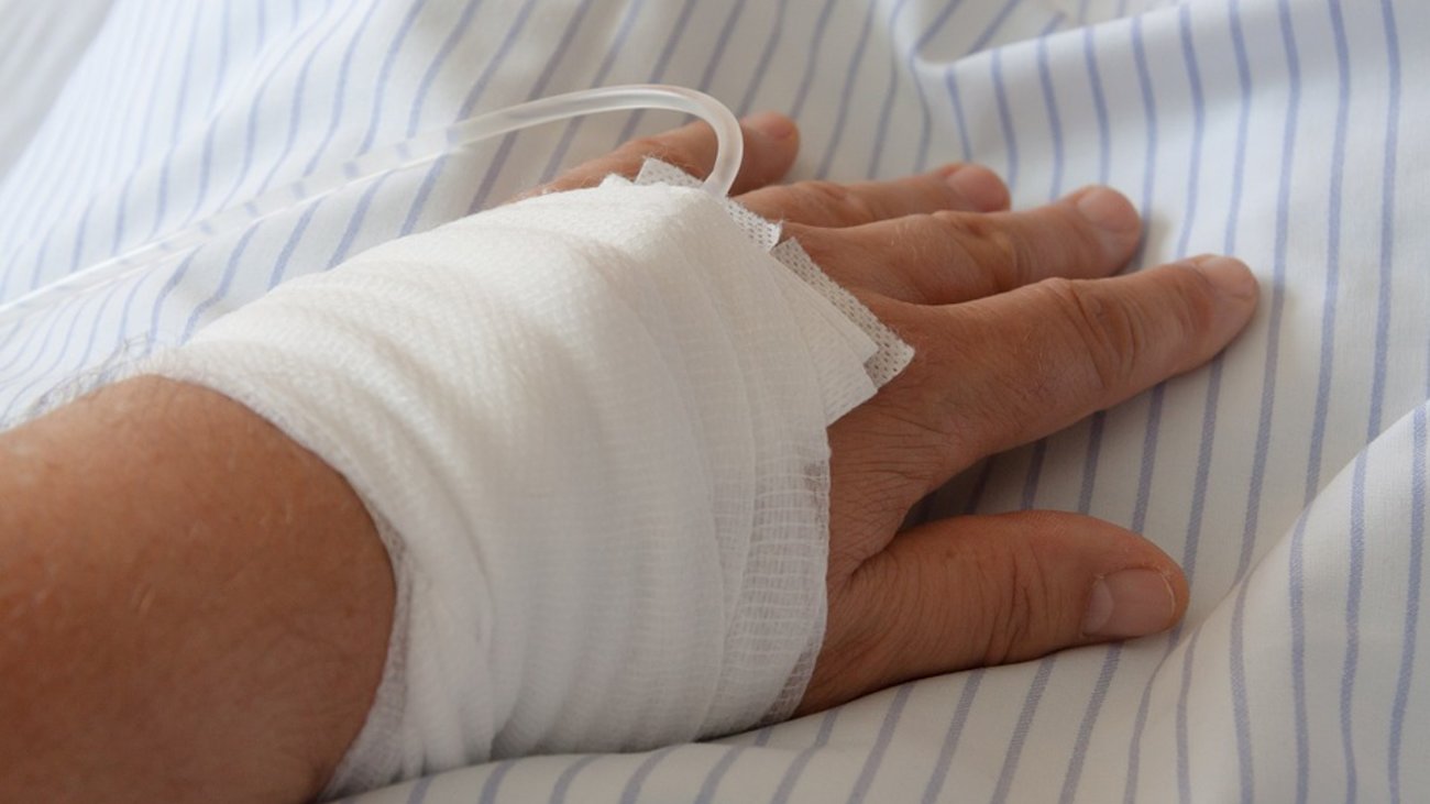 Βρετανός κινδυνεύει με ισόβια για τη δολοφονία της γυναίκας του - Ο ίδιος λέει πως ήταν υποβοηθούμενη αυτοκτονία - εικόνα 2