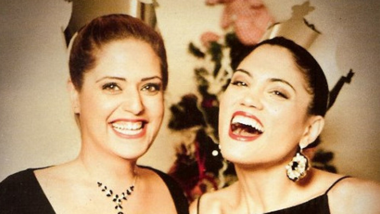 Μαίρη Συνατσάκη: Οι φωτογραφίες με την δίδυμη αδερφή της, Αλίκη - Κι όμως δεν μοιάζουν καθόλου [Εικόνες] - εικόνα 4