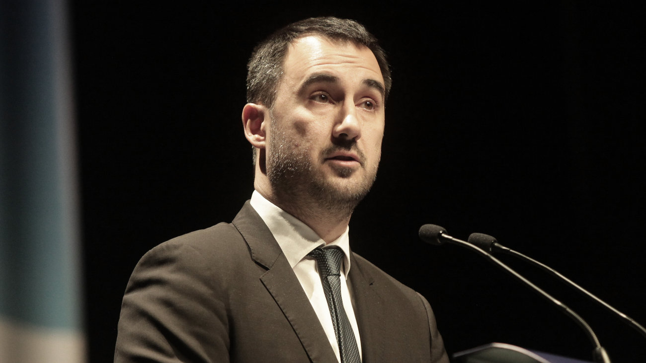 ΣΥΡΙΖΑ: Οι 12 παλινωδίες που θέλει να κρύψει ο κ. Μητσοτάκης κουνώντας το δάχτυλο στους πολίτες