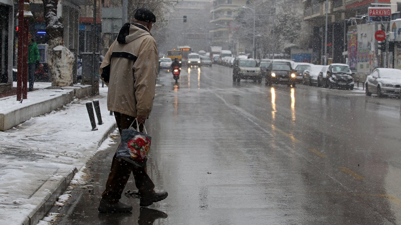 Χιόνια στην Κεντρική Μακεδονία: Σε ποιες περιοχές οι οδηγοί χρειάζονται αλυσίδες