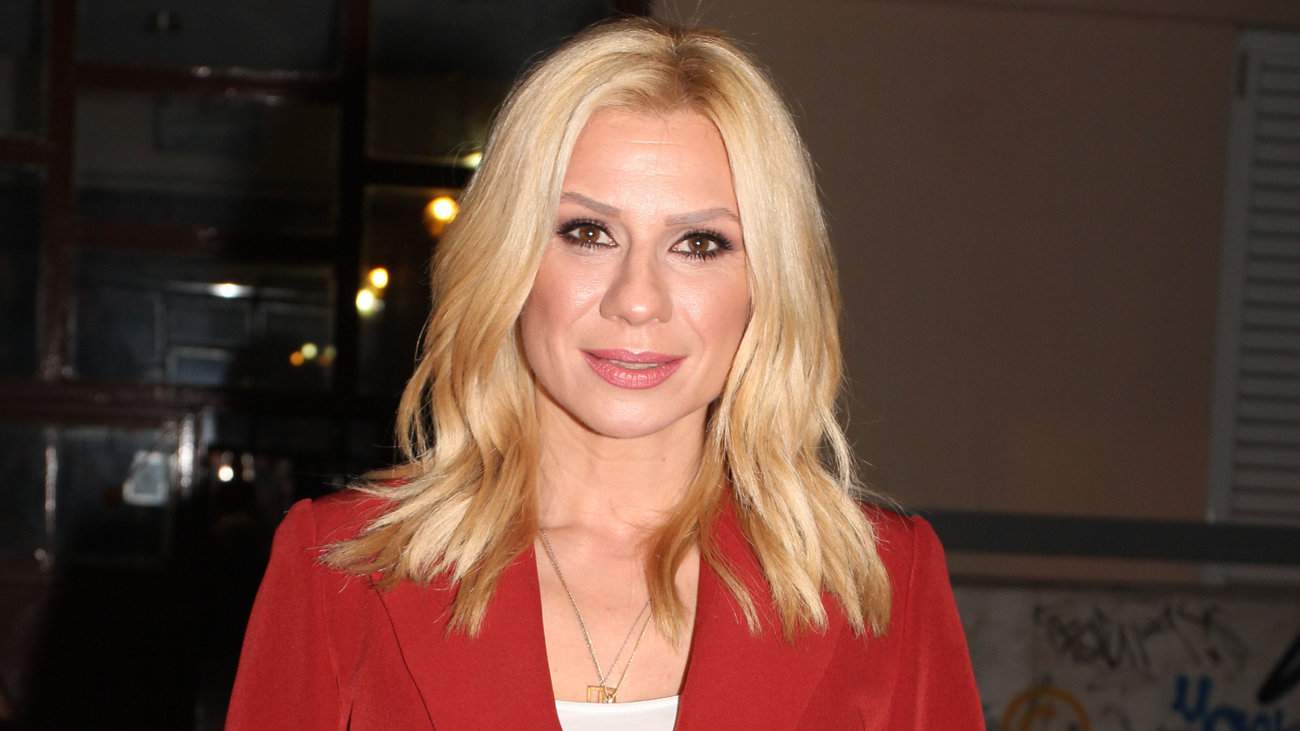 Κατερίνα Καραβάτου: Κατέρρευσε στον αέρα με το τηλεφώνημα της μητέρας της - εικόνα 4