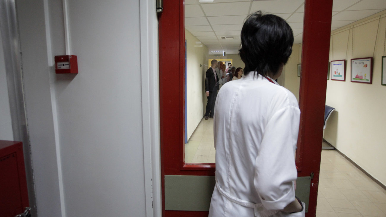 Κορονοϊός: Νεκρή 76χρονη με υποκείμενο νόσημα από την Λέσβο