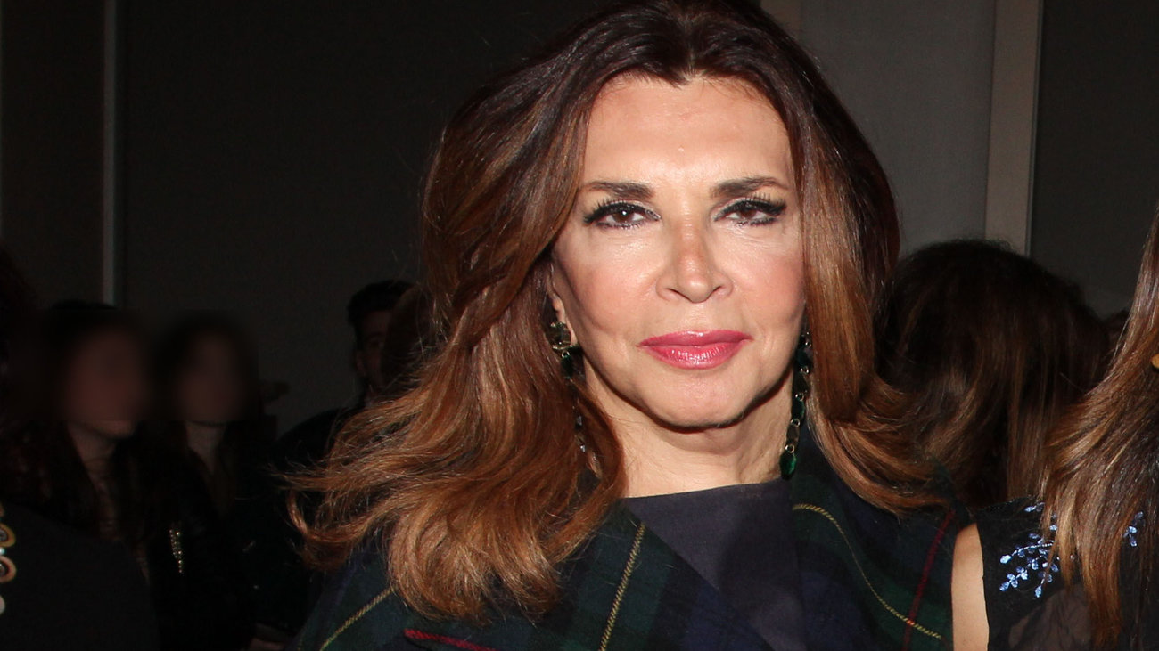 Μιμή Ντενίση: Βγάλαμε άδειες, έφτιαξα το νυφικό, αλλά σε μια εβδομάδα πέθανε - εικόνα 9