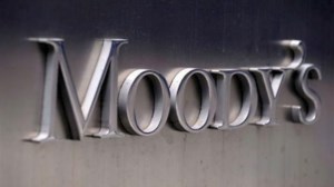 Moody’s: Το υψηλό δημόσιο χρέος 205,6% του ΑΕΠ αποτελεί τη βασική πρόκληση για την Ελλάδα - εικόνα 2