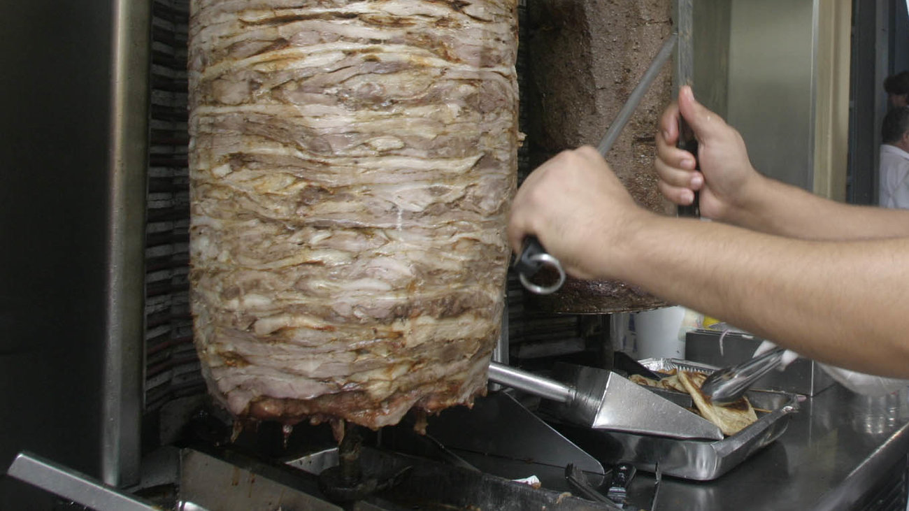 Χρυσό το σουβλάκι: Θα ξεπεράσει ακόμη και τα 3 ευρώ