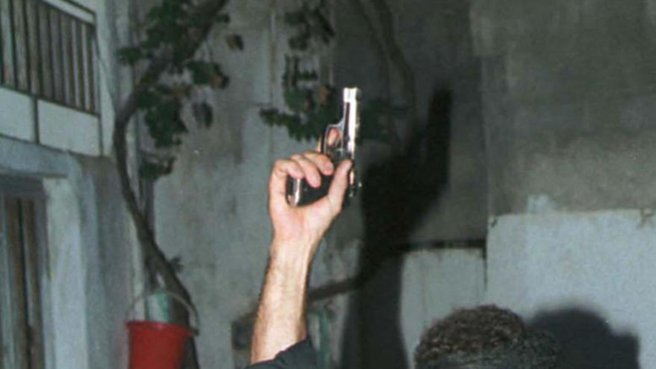 Χανιά: Σφαίρα "προσγειώθηκε" σε γήπεδο τένις την ώρα που έπαιζαν αγώνα [εικόνα]