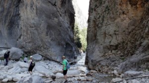 Κρίσιμη αλλά σταθερή η κατάσταση του 55χρονου μελισσοκόμου που τραυματίστηκε στο φαράγγι της Σαμαριάς