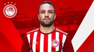 "Κηδεία" ΑΕΚ μετά το 5-1 από τον Ολυμπιακό: Οι τρεις πρωταγωνιστές του "ντέρμπι"