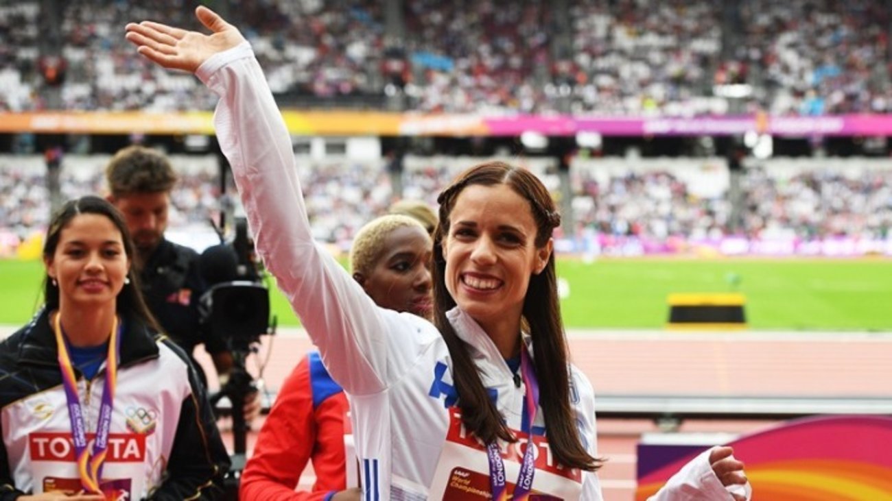 Η ΔΟΕ τιμά τον Πύρρο Δήμα: Το όνομα και η μορφή του σε αρχαιοελληνικό αγγείο - εικόνα 3