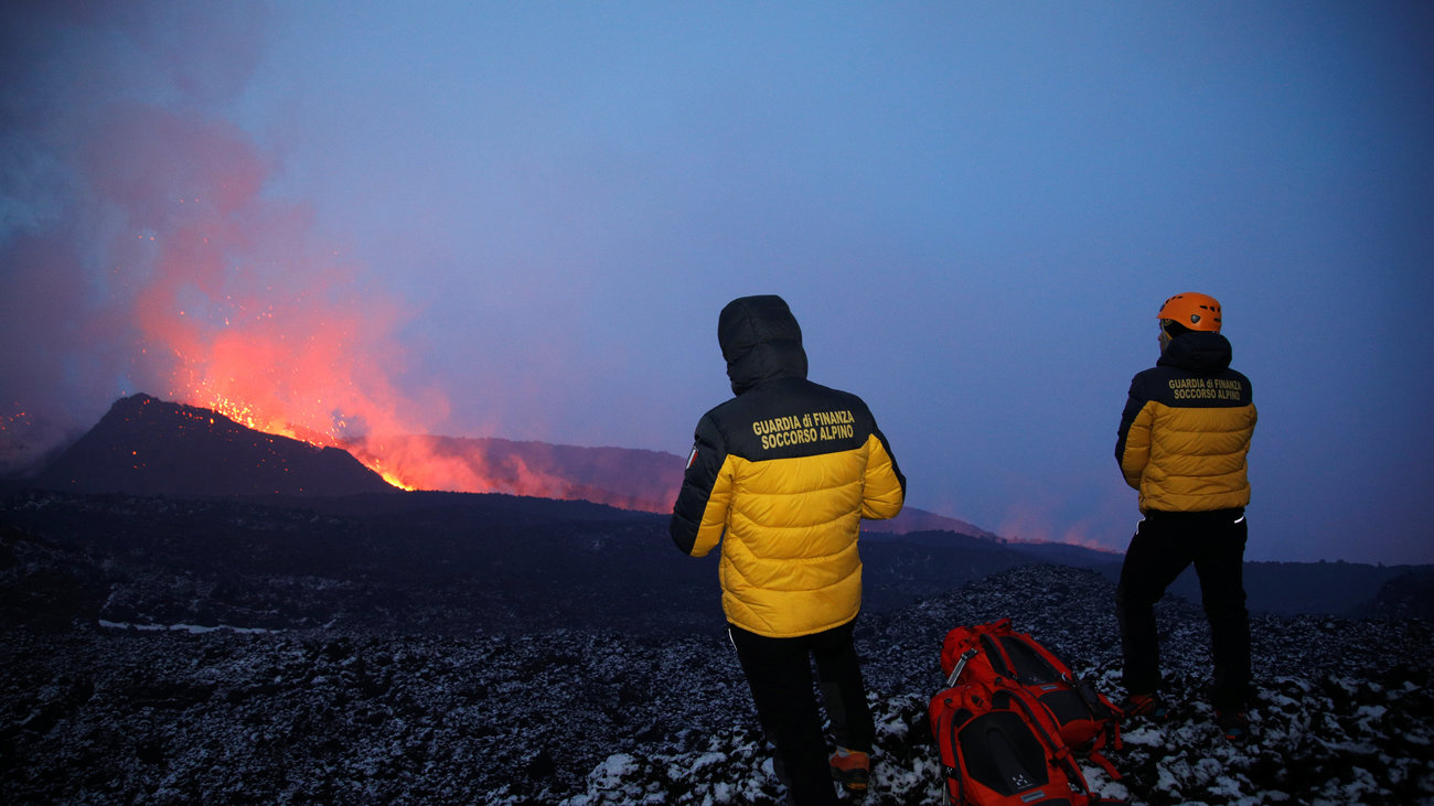 Θεαματική έκρηξη κρατήρα του ηφαιστείου της Αίτνας: Απίστευτες εικόνες [Βίντεο]