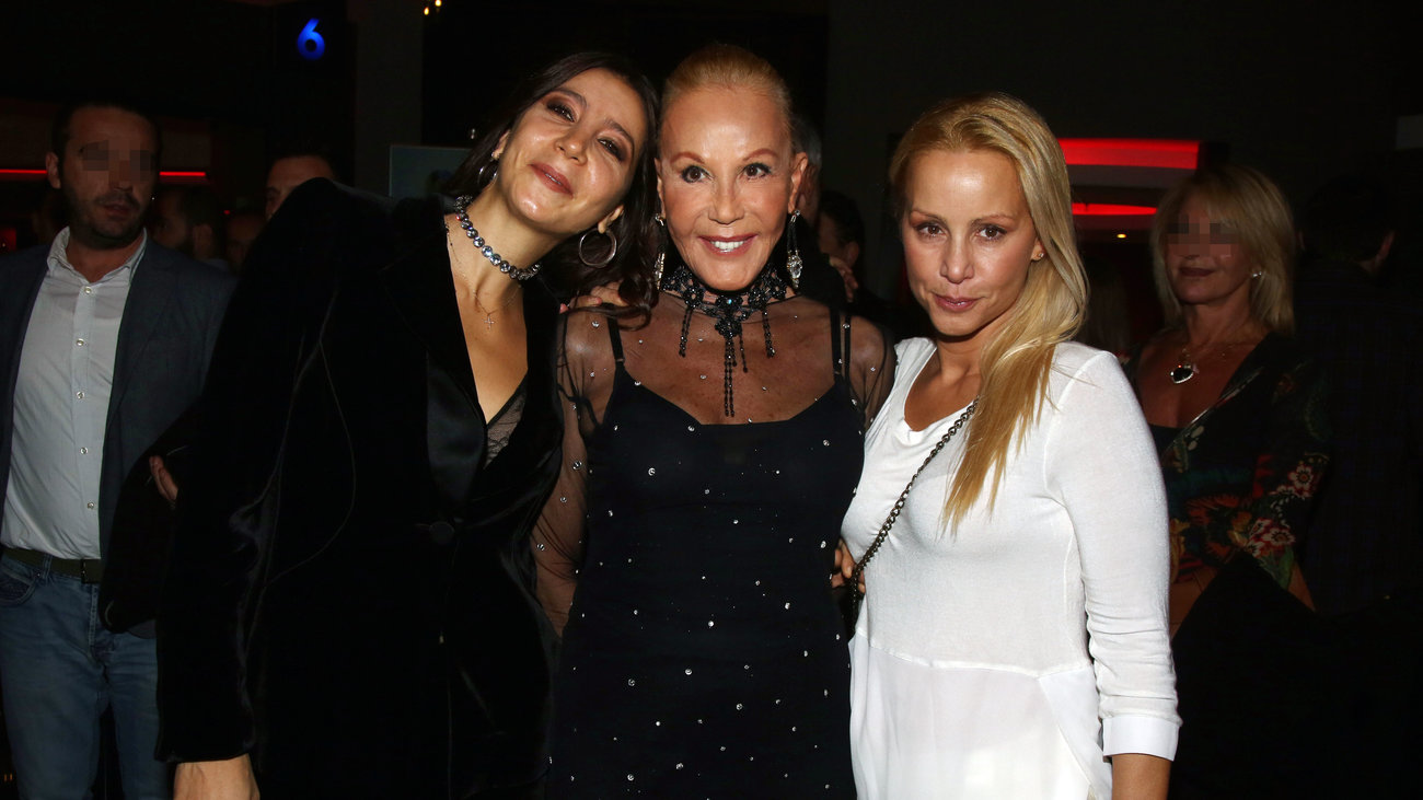 "Αυλαία" στο δράμα ανάμεσα στις κόρες της Ζωής Λάσκαρη - Το σπίτι στο Πόρτο Ράφτη και ο εξωδικαστικός συμβιβασμός - εικόνα 4