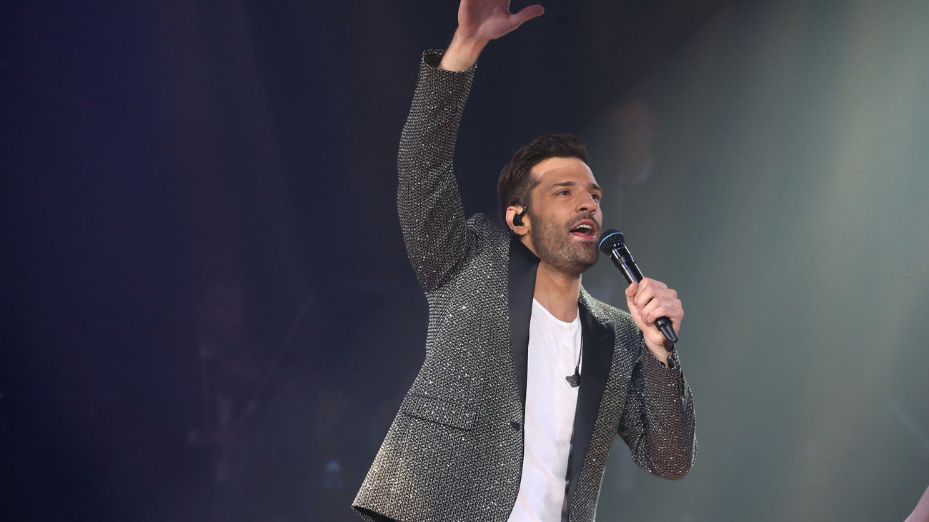 Κωνσταντίνος Αργυρός: Στην κορυφή ξανά με το νέο του τραγούδι "Αθήνα μου" [βίντεο]