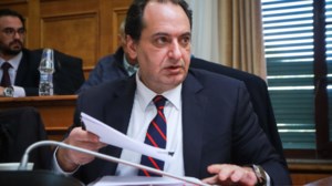 Κυβερνητικός εκπρόσωπος για παρακολούθηση Σπίρτζη: Διαβολική σύμπτωση που το κατήγγειλε πριν πάει ΔΕΘ ο Μητσοτάκης