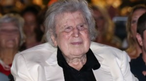 Μίκης Θεοδωράκης: Τελευταία μέρα του λαϊκού προσκυνήματος - Το ύστατο χαίρε των καλλιτεχνών και του κόσμου - εικόνα 13