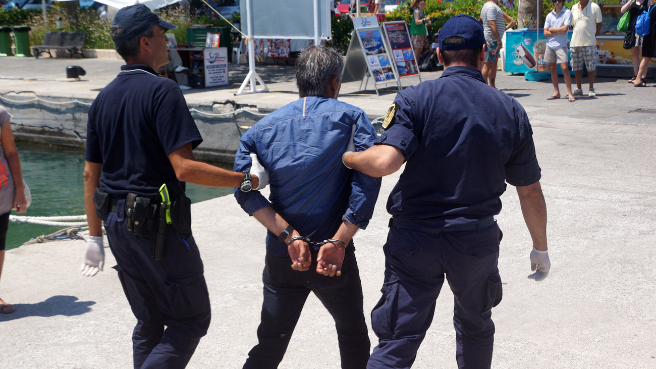 Κολωνός: Μασκοφόρος με ποδήλατο προσπάθησε να βιάσει υπερήλικη... στον δρόμο - Το σκηνικό της φρίκης - εικόνα 2