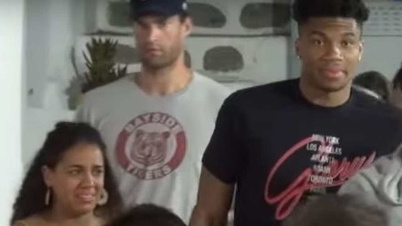 Αντετοκούνμπο: Θέλει πρωτάθλημα στο NBA, το τρόπαιο στη Μύκονο και πούρα όπως ο Τζόρνταν! - εικόνα 2