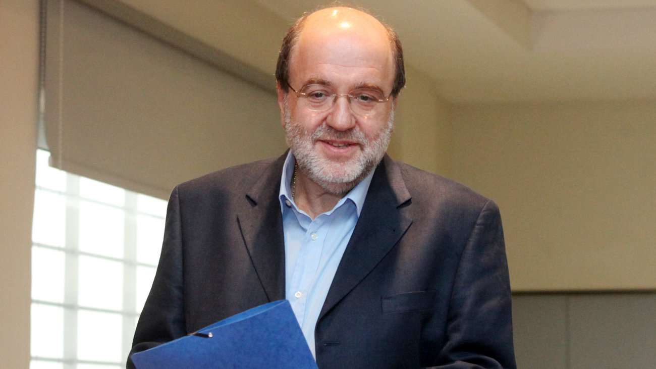 ΣΥΡΙΖΑ: Ο Τρύφων Αλεξιάδης αφιέρωσε στον Κασσελάκη το "απαλλάχτηκα από σένα, απαλλάχτηκα"