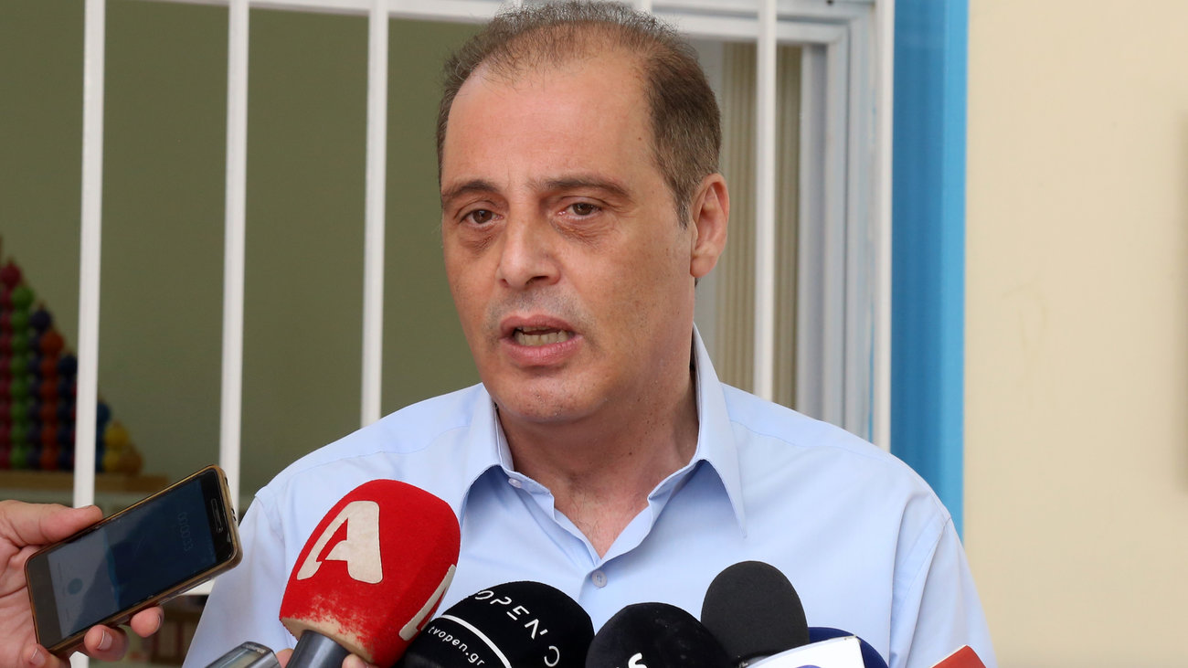 Ο Βελόπουλος έστειλε εξώδικα στα ΜΜΕ: Η Ελληνική Λύση δεν είναι ακροδεξιά