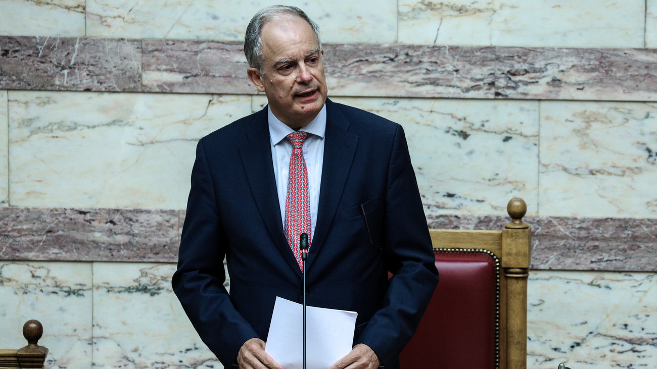 Στον ανακριτή ο Φλώρος: Εβαλε σακίδιο μπροστά στα χέρια για να κρύβει τις χειροπέδες [εικόνες] - εικόνα 4