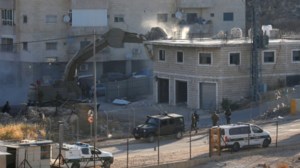 "Φλέγεται" η Ιερουσαλήμ: Πέφτουν ρουκέτες και ηχούν σειρήνες μετά το τελεσίγραφο της Χαμάς - εικόνα 7