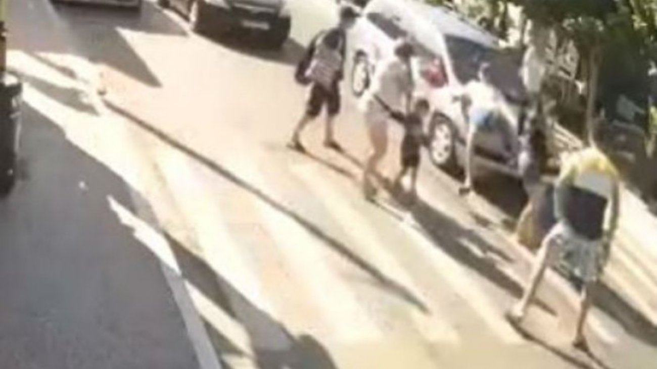 Αδιανόητο: Ασυνείδητος οδηγός χτύπησε πέντε παιδιά με το όχημά του και έφυγε