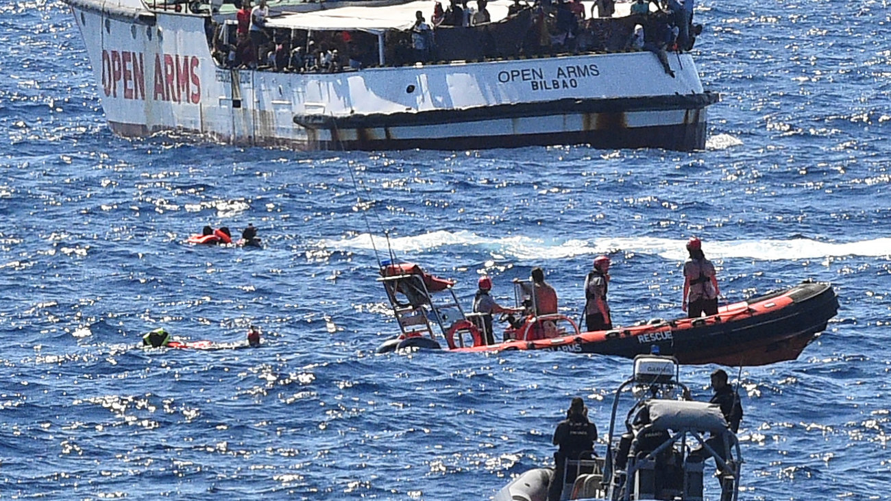 Μετανάστες του πλοίου Open Arms: Έξι χρόνια φυλακή για τον Σαλβίνι ζητούν οι Εισαγγελείς - "Πάντα πρώτα τα ανθρώπινα δικαιώματα" - εικόνα 2