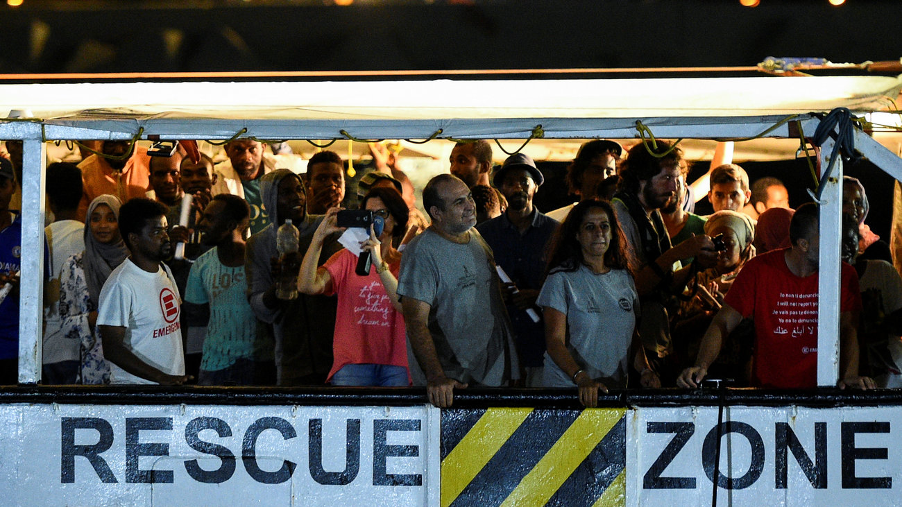 Μετανάστες του πλοίου Open Arms: Έξι χρόνια φυλακή για τον Σαλβίνι ζητούν οι Εισαγγελείς - "Πάντα πρώτα τα ανθρώπινα δικαιώματα"