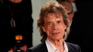 Ο Μικ Τζάγκερ δείχνει στον Τζίμι Φάλον πώς να ζει στην καραντίνα - Video