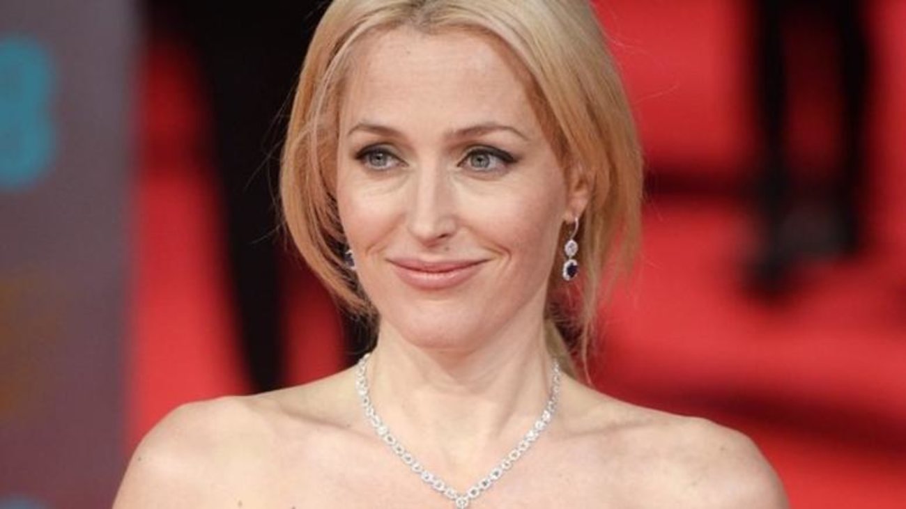 Τζίλιαν Άντερσον: "Τέλος τα σουτιέν για εμένα. Δεν με νοιάζει να φτάσουν ως τον αφαλό μου"