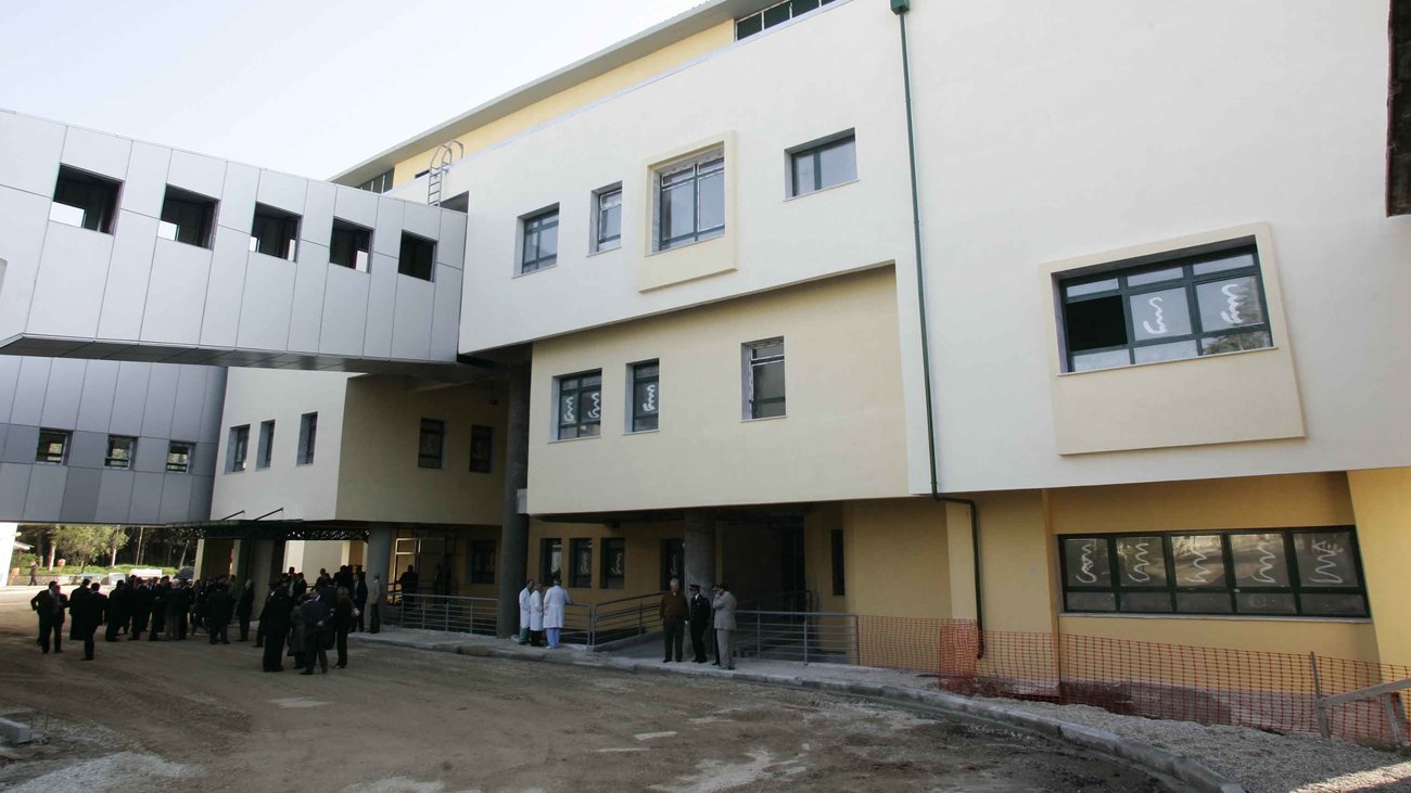 Κορονοϊός: "Μαύρος" Νοέμβριος με 1.780 νεκρούς από τους 2.406 συνολικά στην Ελλάδα - Το 74% των θανάτων σε ένα μήνα - εικόνα 5