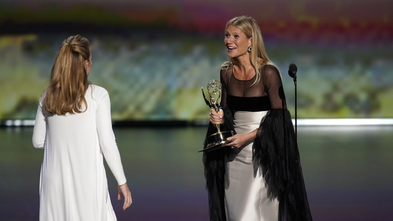 To μήλο έπεσε κάτω από τη μηλιά: Η 16χρονη κόρη της Γκουίνεθ Πάλτροου είναι ίδια η μαμά της [Εικόνες]