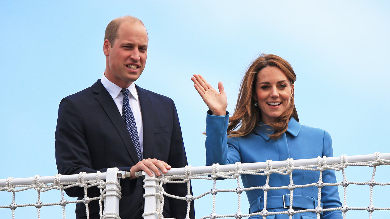 Μυστήριο τέλος ή νέα σενάρια: Η Κέιτ περπατά και μεταφέρει τα ψώνια της - Διέρρευσε βίντεο από τη βόλτα της με τον Γουίλιαμ - εικόνα 3