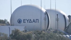 ΔΕΔΔΗΕ: Χωρίς ρεύμα 10.000 νοικοκυριά από τις πυρκαγιές