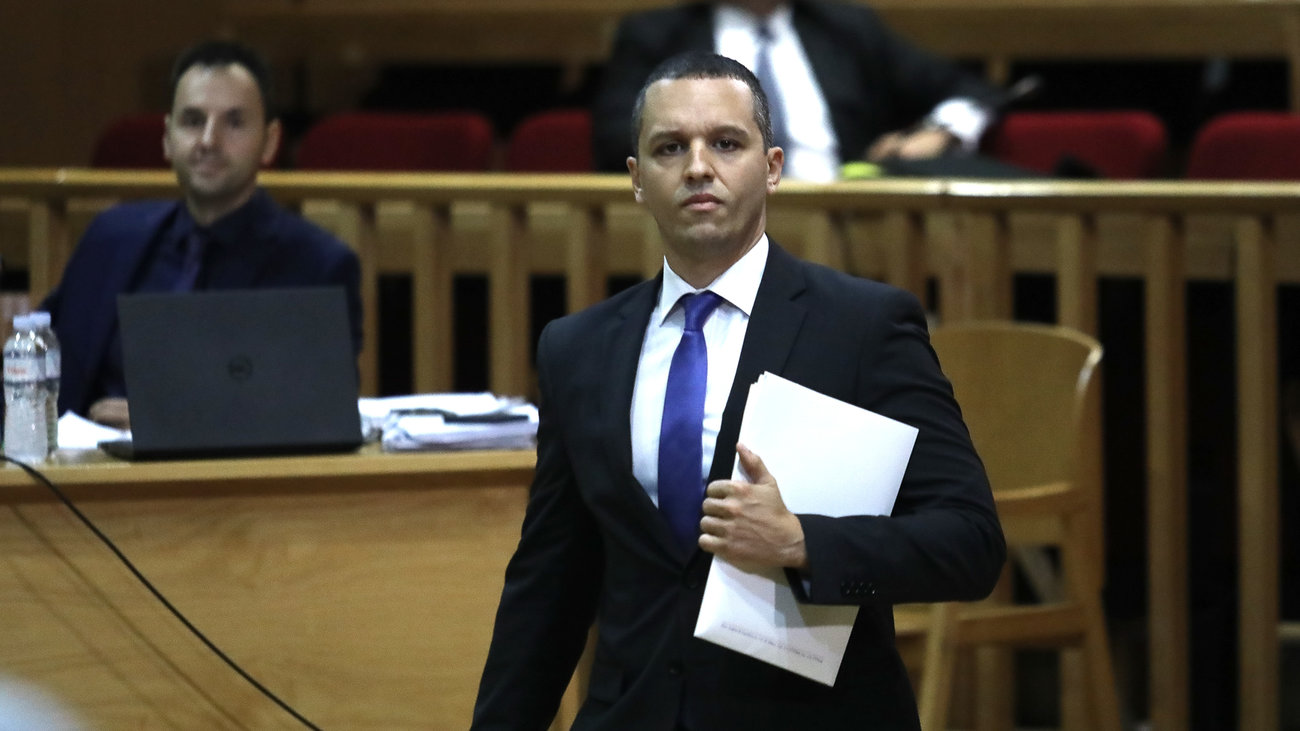 "Δεν έχει κινητό στην κατοχή του" -  Τι απαντά το Υπουργείο Προστασίας του Πολίτη για τις αναρτήσεις Κασιδιάρη