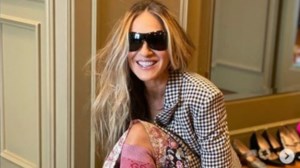 Σάρα Τζέσικα Πάρκερ: Το cozy πλεκτό φόρεμα που θα έκανε περήφανη την Κάρι Μπράντσο - εικόνα 8