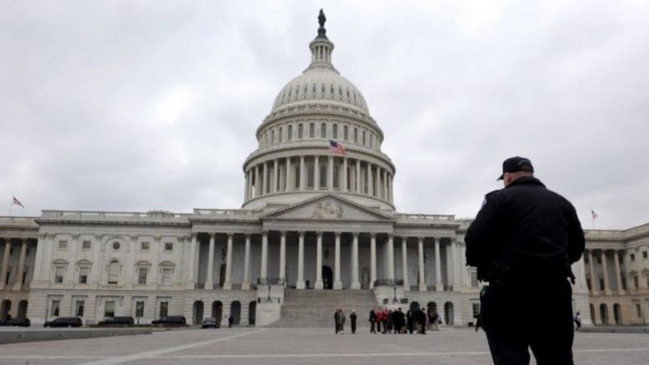 Προκλητικός μέχρι τέλους ο Τραμπ: Απένειμε χάρη στον Στιβ Μπάνον - Πρώην "δεξί του χέρι" στο Λευκό Οίκο